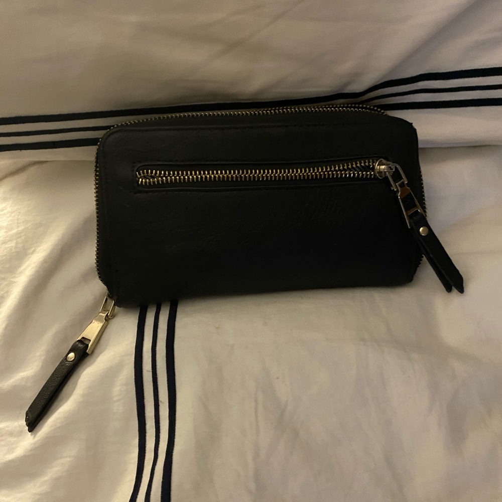 black wallet